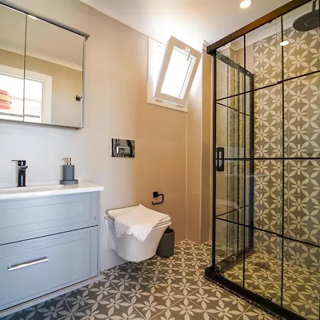 فيلة Kayra 1 Red Karakoy (Mugla)